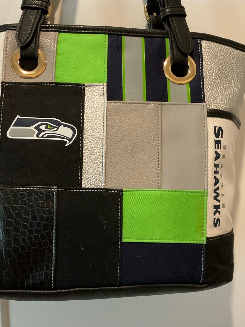 Bradford Exchange "For The Love Of The Game" Seattle Seahawks Tote Bag Purse - Picture 8 of 14